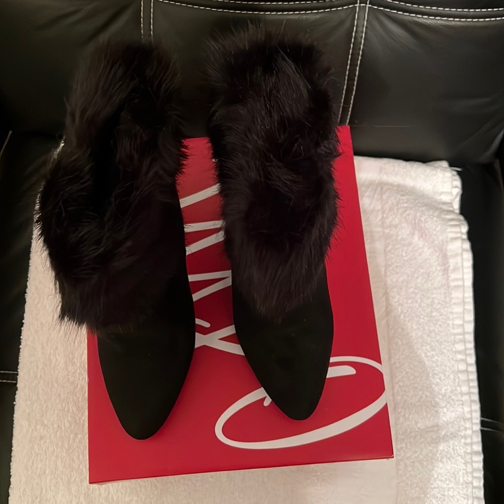 Ankle boots with fur